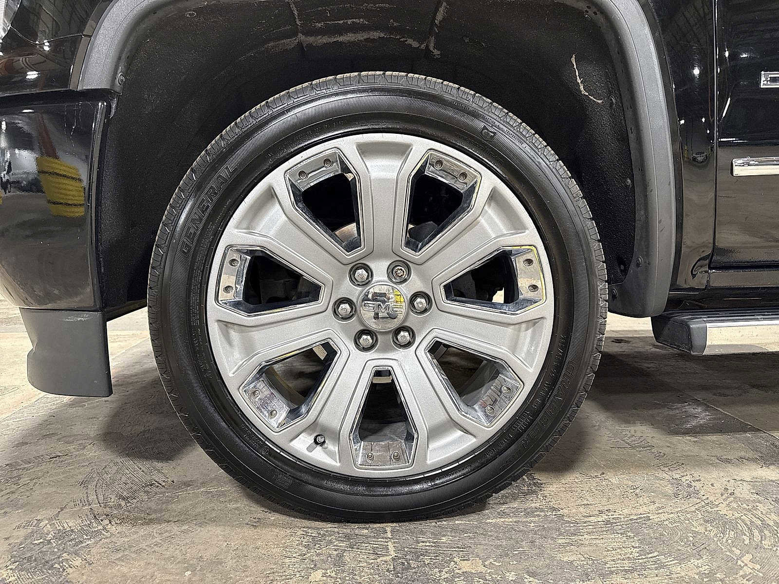 Used 2018 GMC Sierra 1500 Denali w/ Denali Ultimate Package image 10