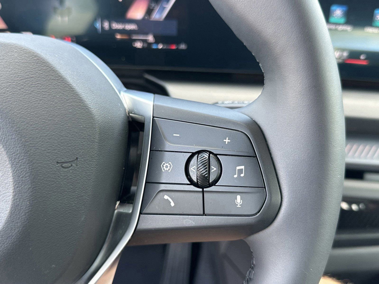 Certified 2025 BMW 228i xDrive AWD/4WD image 31