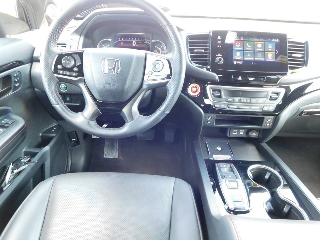 Used 2024 Honda Passport Black Edition image 17