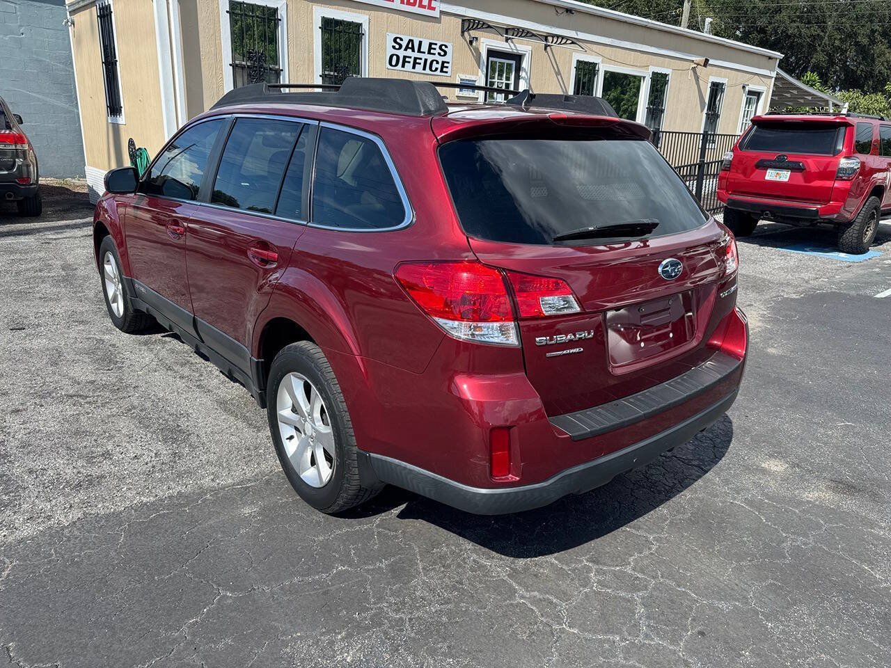 Used 2014 Subaru Outback 2.5i Limited w/ Moonroof Package AWD/4WD image 6
