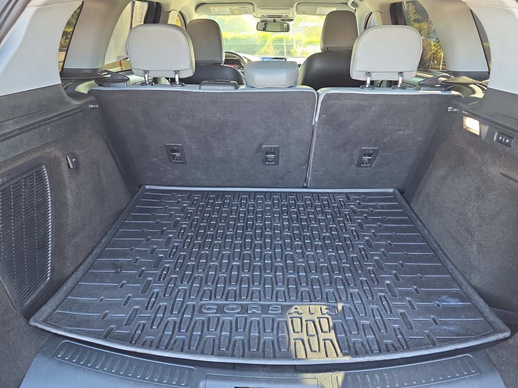 Used 2021 Lincoln Corsair AWD w/ Rear Removable Package Tray image 30