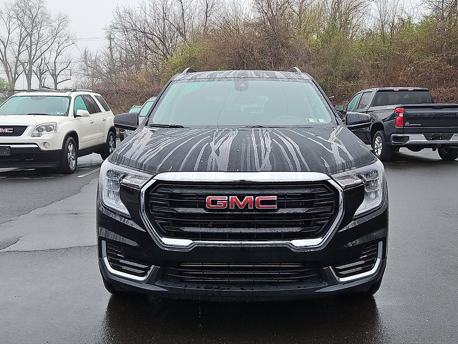 Certified 2023 GMC Terrain SLE w/ Driver Convenience Package image 2