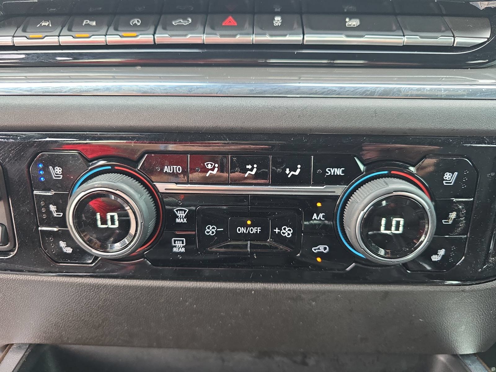 Used 2023 Chevrolet Silverado 1500 High Country w/ High Country Premium Package AWD/4WD image 20