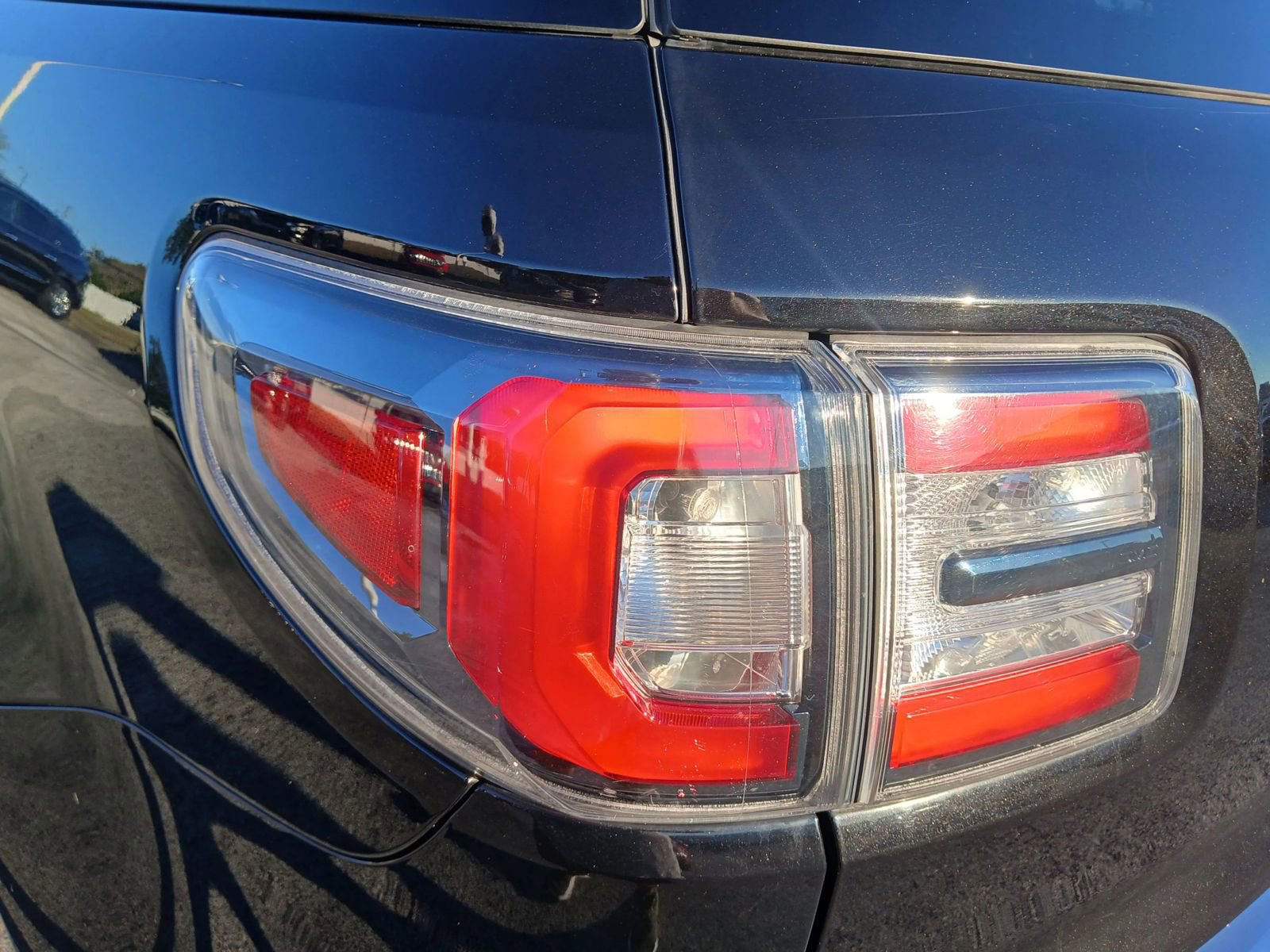 Used 2016 GMC Acadia SLT image 11