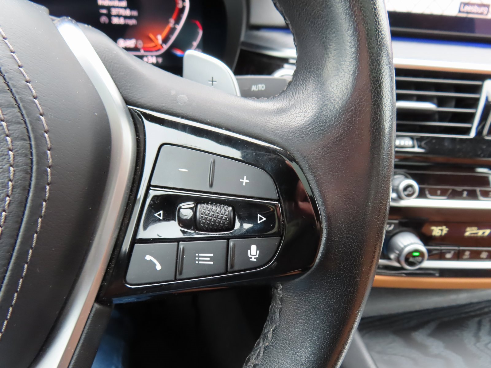 Used 2021 BMW 530i xDrive w/ Premium Package image 21