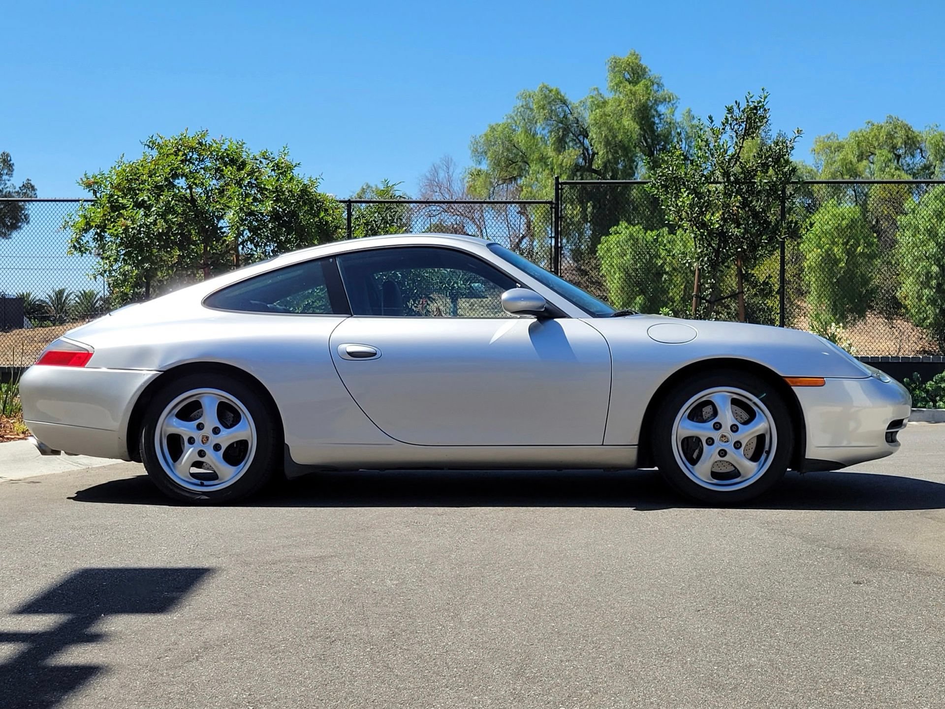 Used 2001 Porsche 911 Carrera RWD image 8