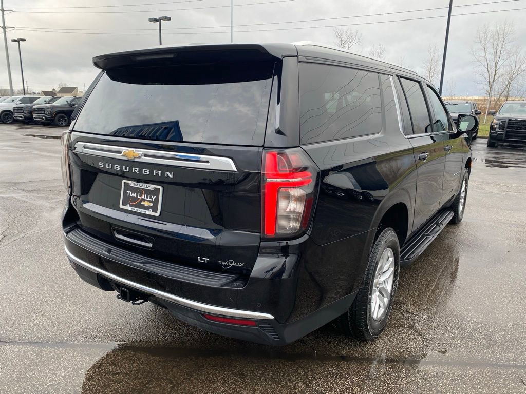Used 2024 Chevrolet Suburban LT image 7