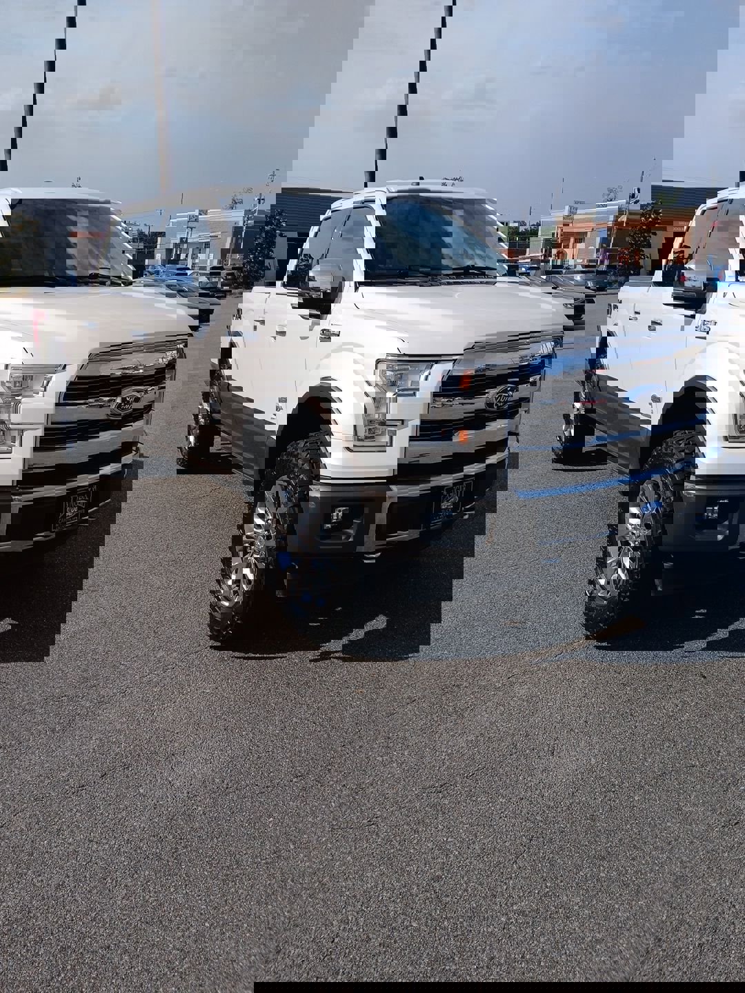 Used 2017 Ford F150 King Ranch w/ Equipment Group 601A Luxury AWD/4WD image 2