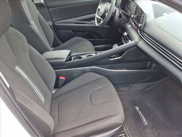 Certified 2025 Hyundai Elantra Hybrid FWD image 19