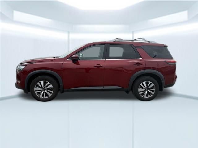 Used 2023 Nissan Pathfinder SL AWD/4WD image 7