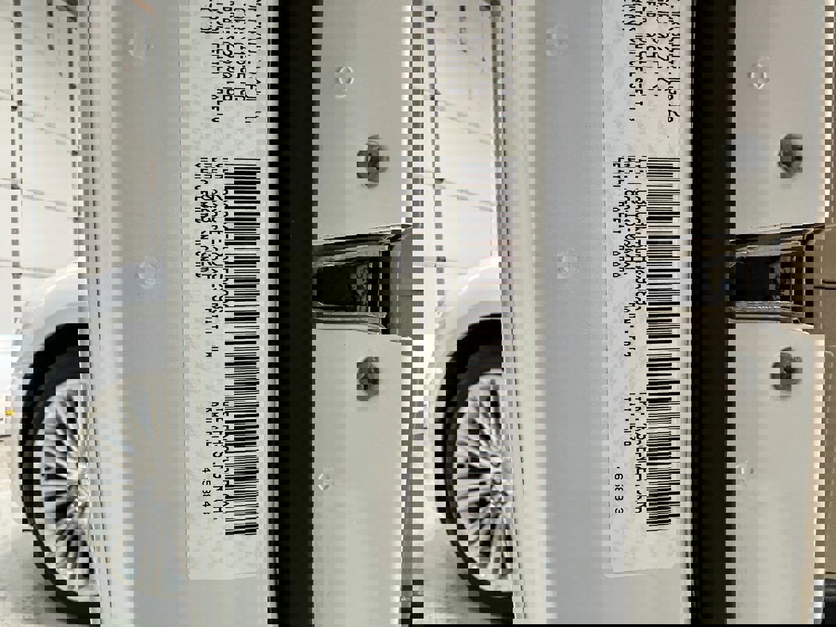 Used 2013 Chrysler 300 C w/ Light Group image 27