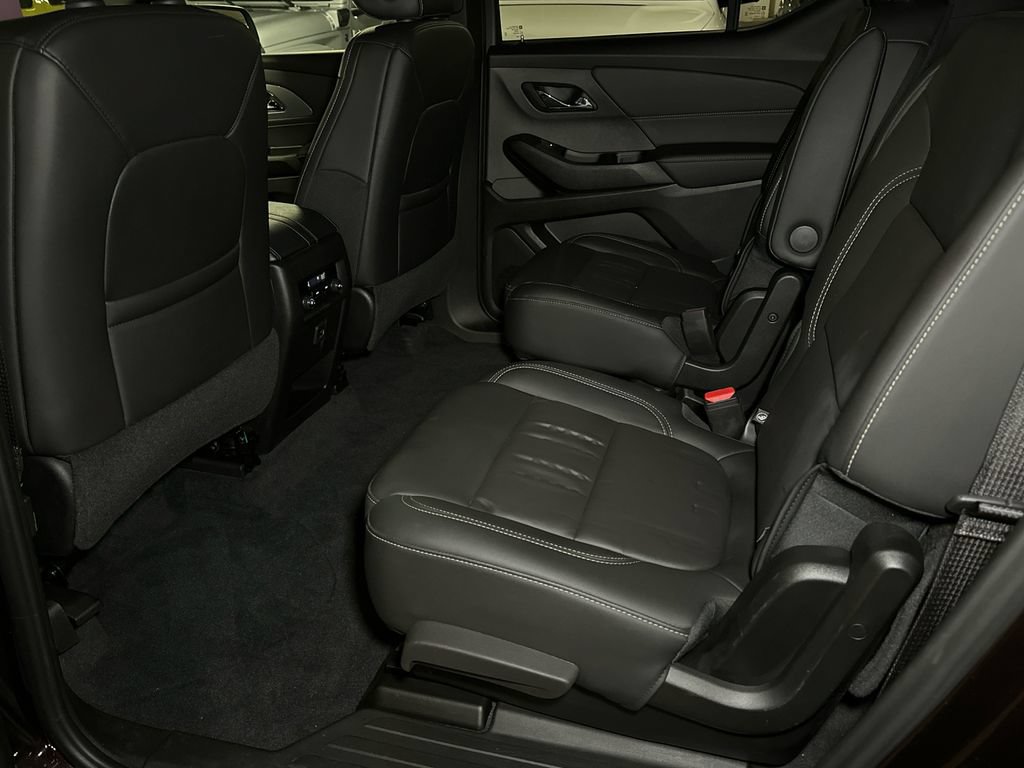 Used 2023 Chevrolet Traverse LT AWD/4WD image 16