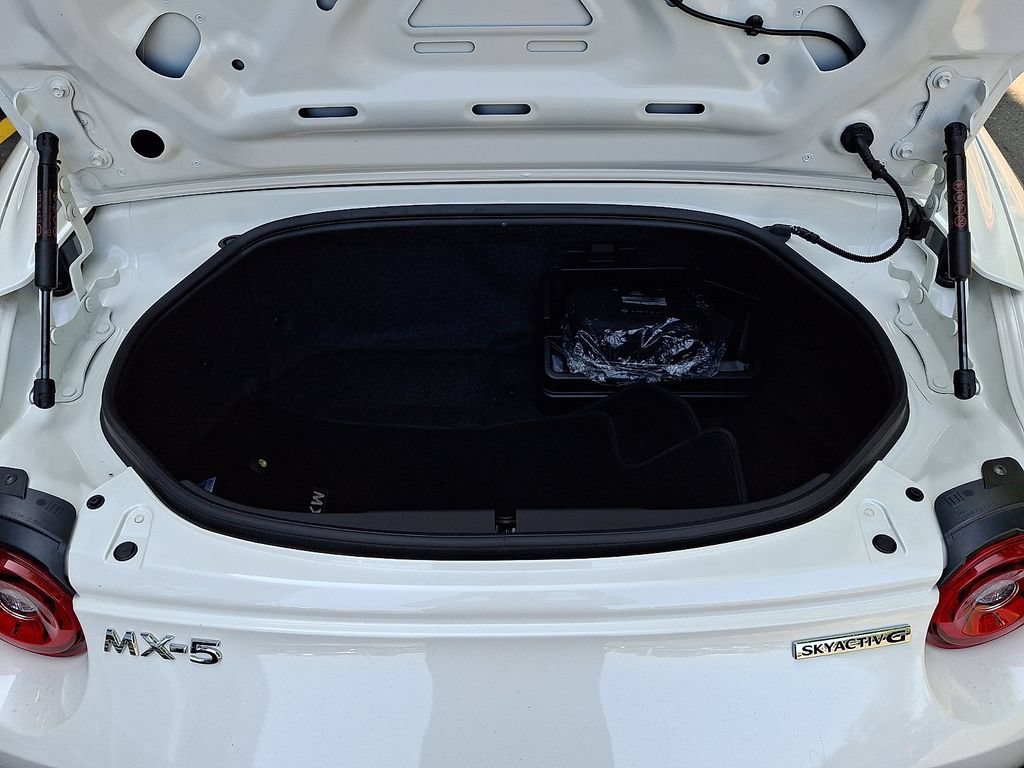 Used 2024 MAZDA MX-5 Miata RF Club RWD image 27