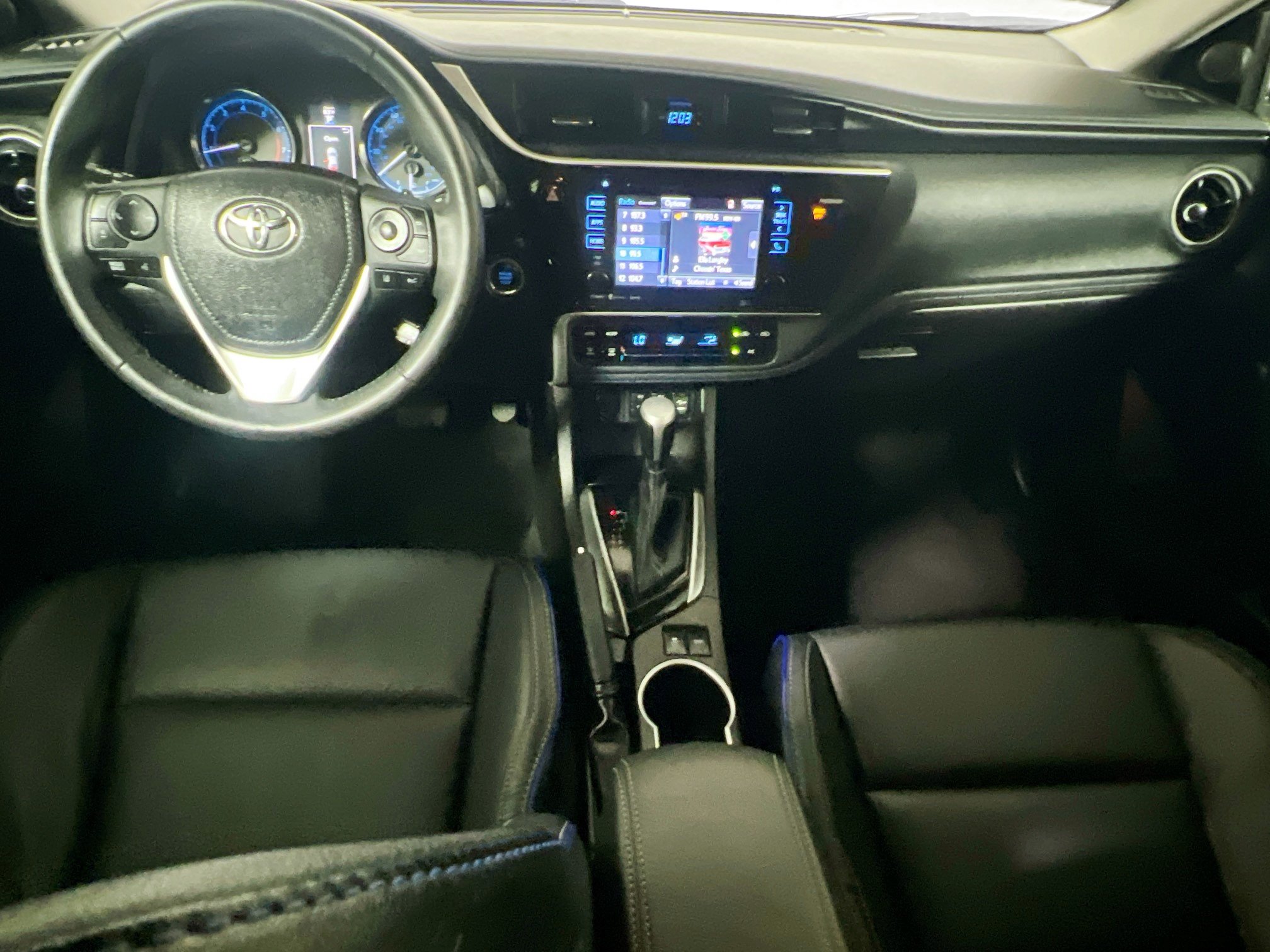 Used 2017 Toyota Corolla XSE FWD image 29