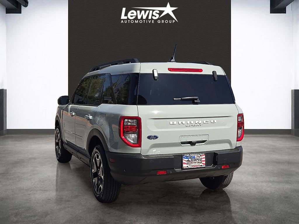Used 2023 Ford Bronco Sport Outer Banks image 3