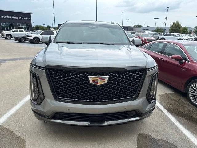 Used 2025 Cadillac Escalade ESV Sport Platinum AWD/4WD image 2