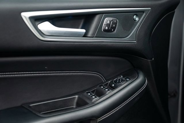 Used 2024 Ford Edge Titanium image 24