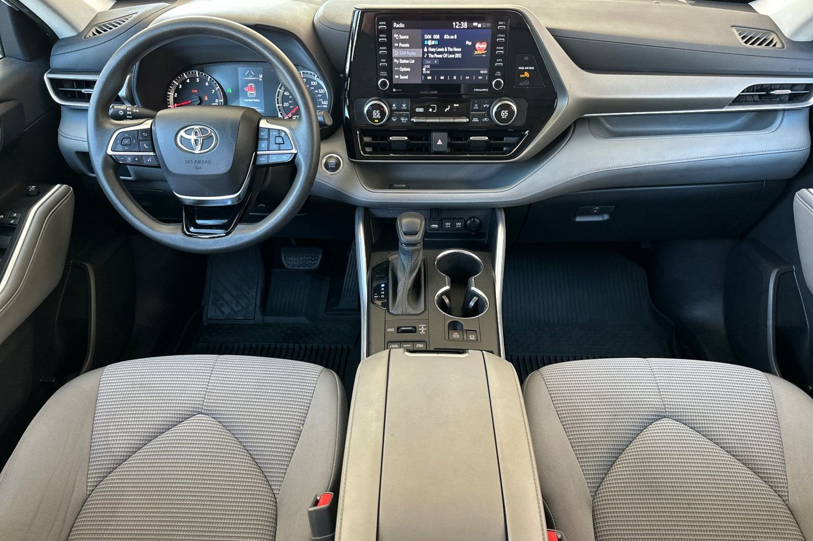 Used 2021 Toyota Highlander L AWD/4WD image 15