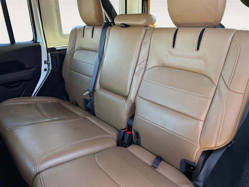 Used 2023 Jeep Wrangler Unlimited Sahara w/ Cold Weather Group AWD/4WD image 15