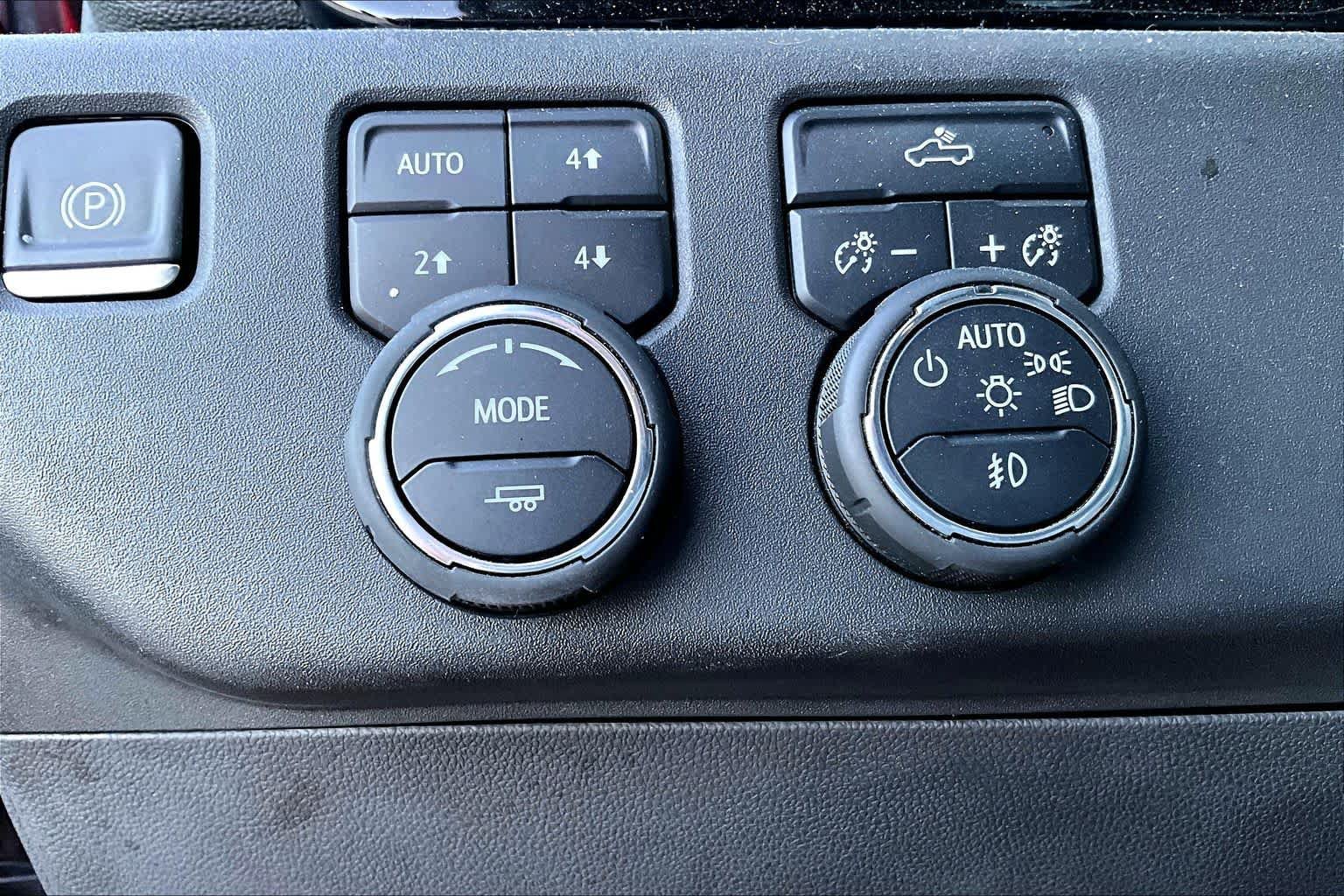 Used 2023 Chevrolet Silverado 1500 LT Trail Boss w/ LPO, Dark Essentials Package AWD/4WD image 26