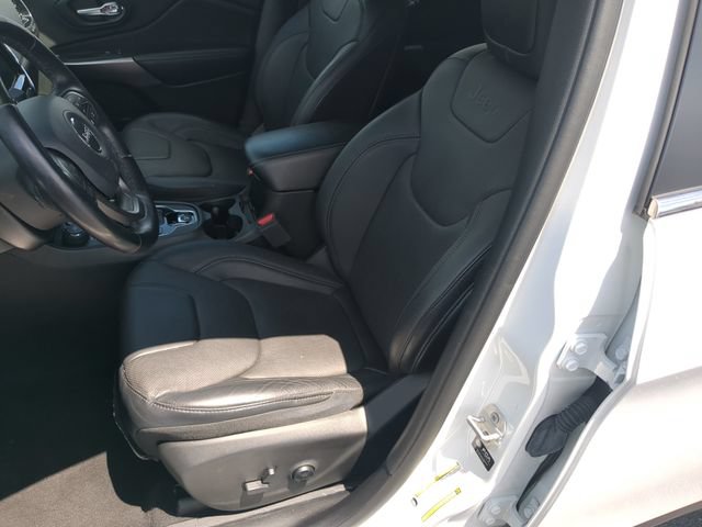 Used 2021 Jeep Cherokee Limited w/ Elite Package AWD/4WD image 23