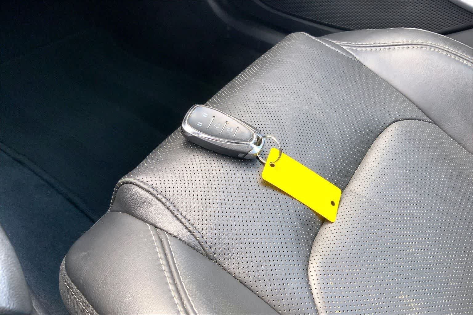 Used 2019 Chevrolet Camaro LT RWD image 18