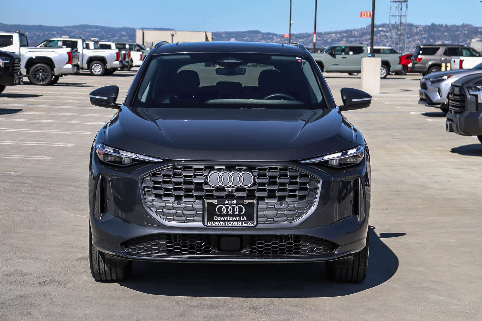 Used 2025 Audi Q5 Premium w/ Convenience Package image 2