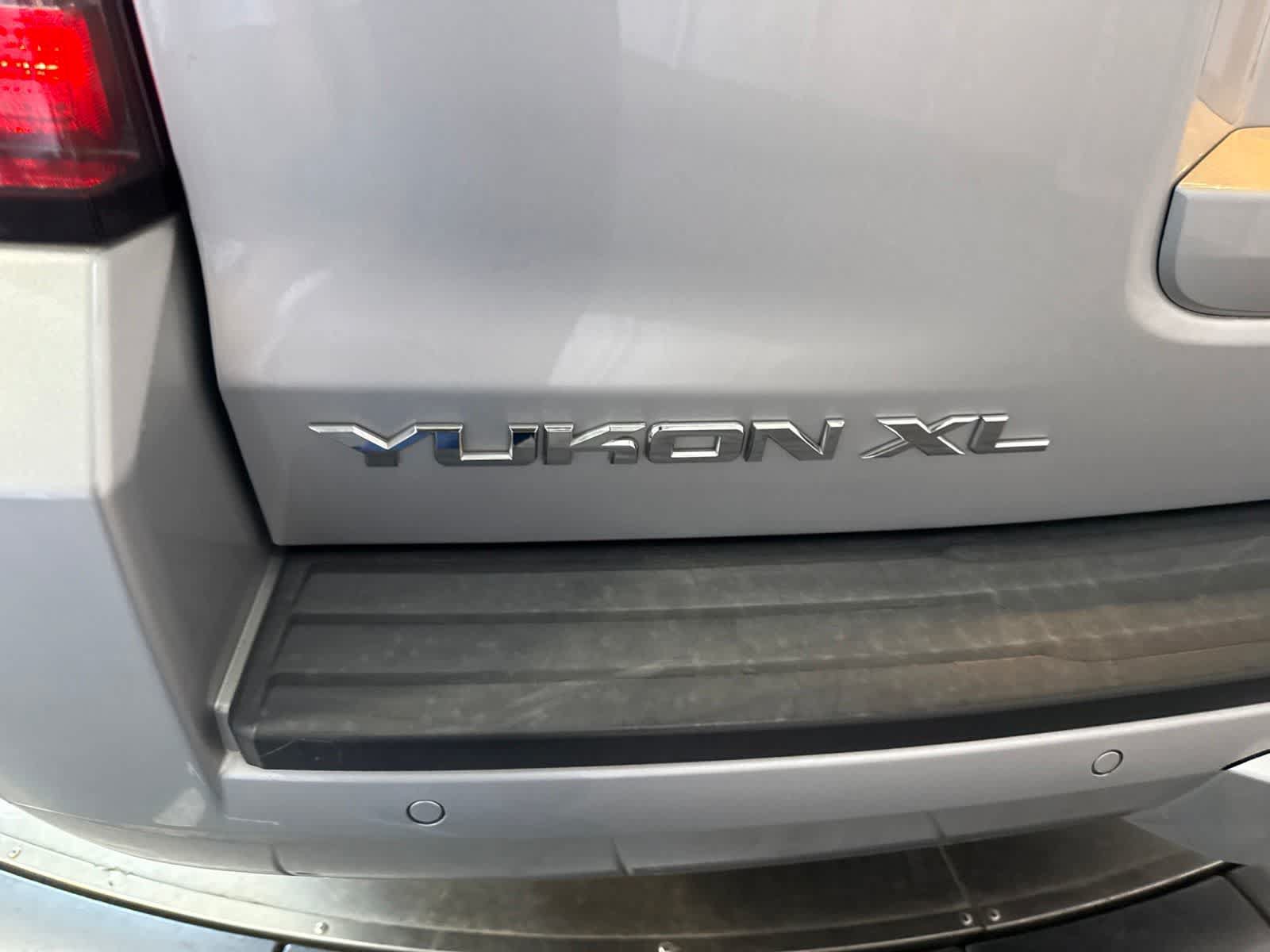 Used 2017 GMC Yukon XL SLT AWD/4WD image 15