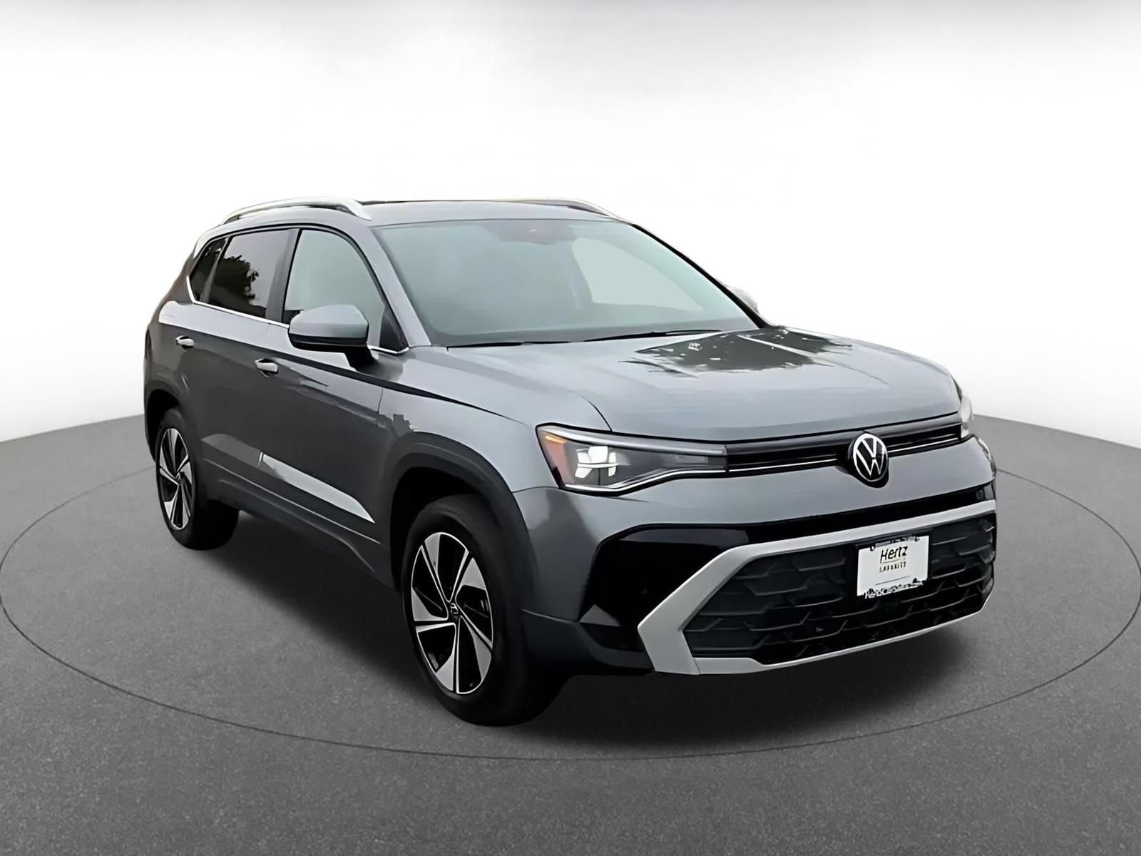Used 2026 Volkswagen Taos SE AWD/4WD image 3