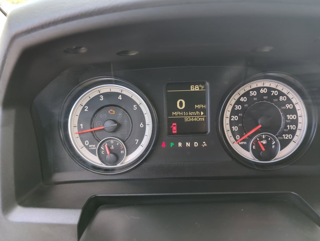 Used 2015 RAM 1500 Express RWD image 31