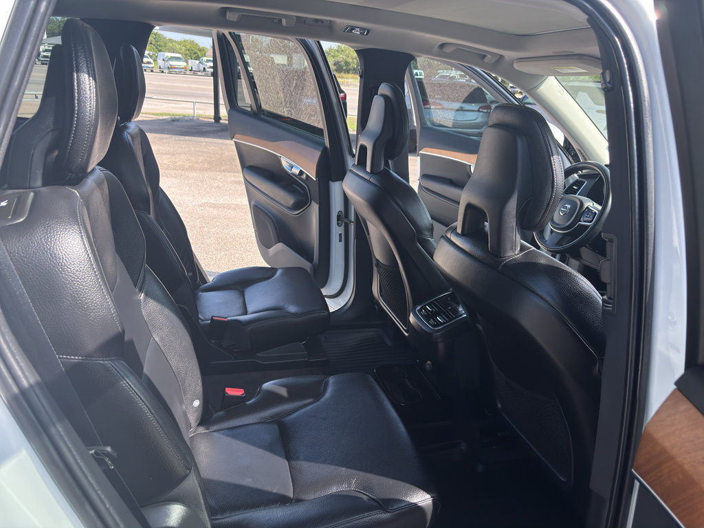 Used 2021 Volvo XC90 T6 Momentum w/ Advanced Package AWD/4WD image 18