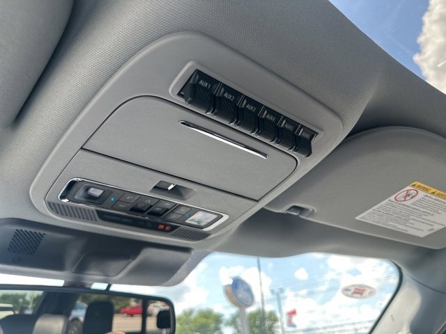 New 2025 Ford F250 Lariat w/ Lariat Ultimate Package image 36