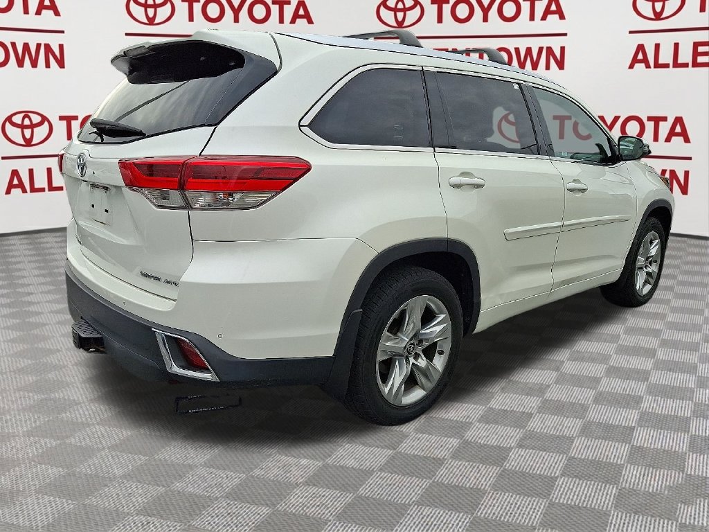 Used 2018 Toyota Highlander Limited AWD/4WD image 7