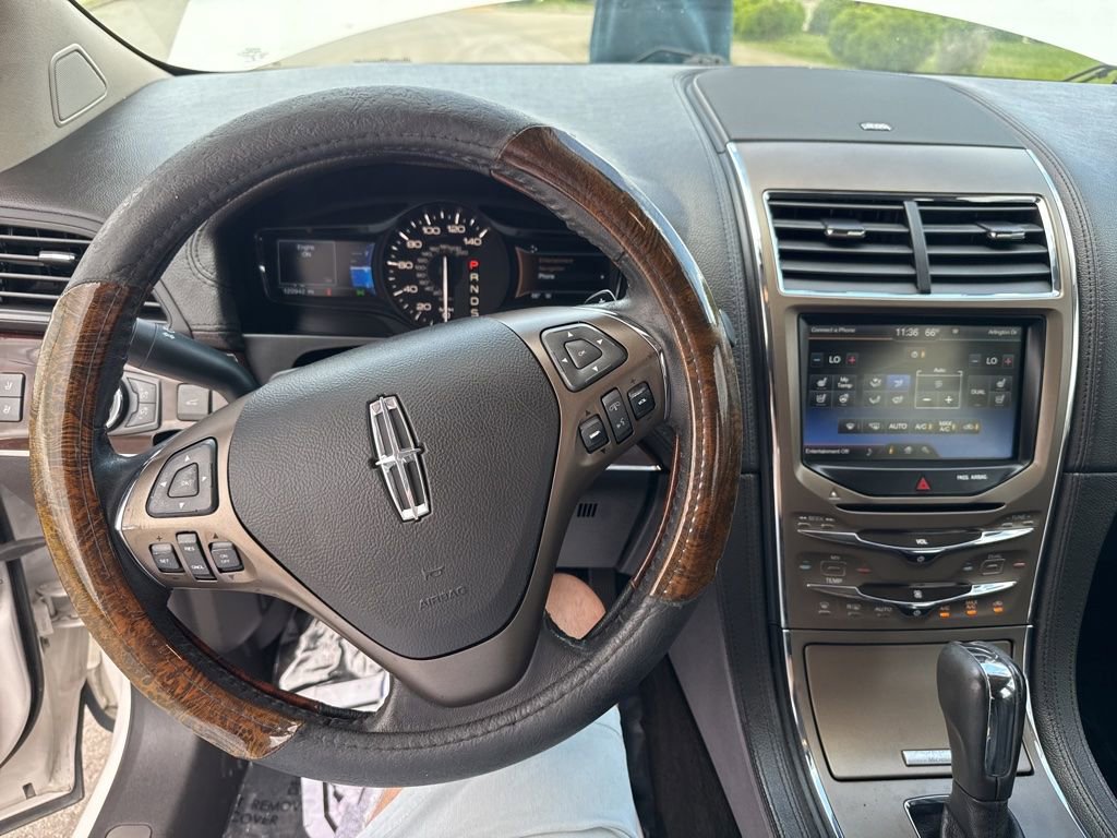 Used 2015 Lincoln MKX AWD w/ Equipment Group 102A image 7