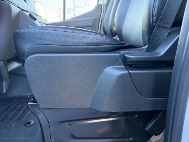 New 2024 Ford E-Transit Low Roof image 13
