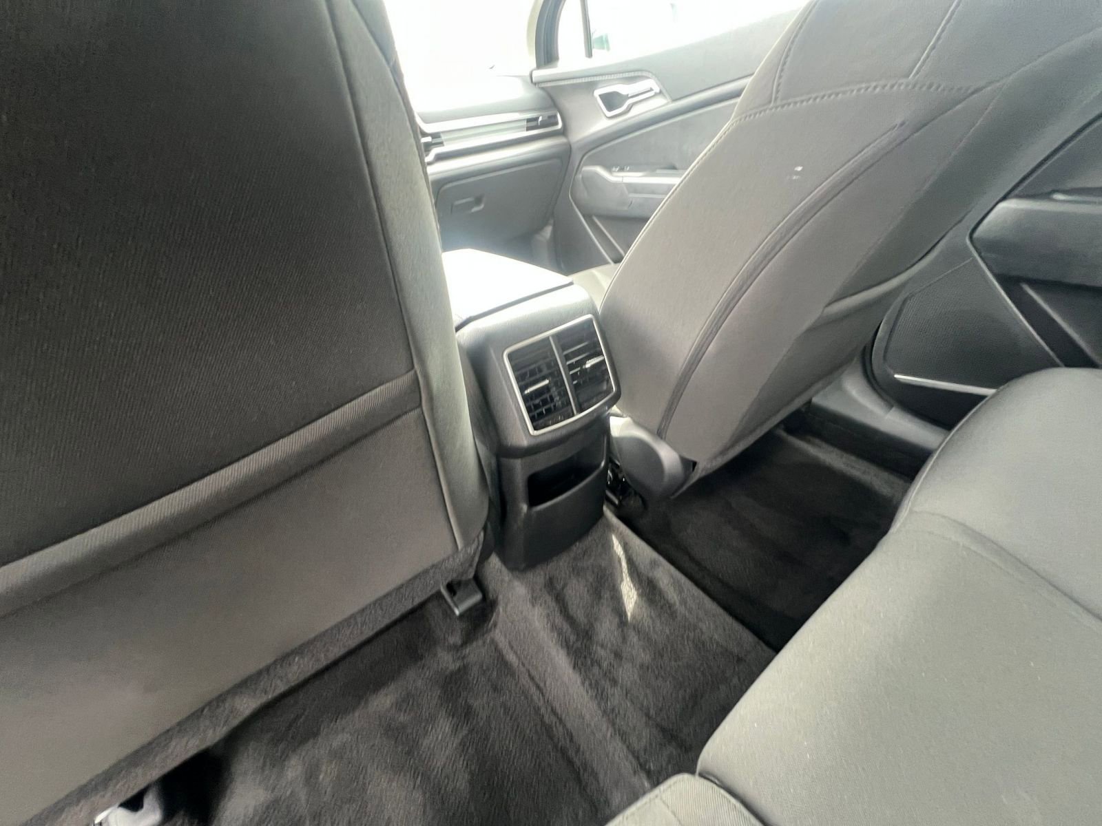 Used 2025 Kia Sportage LX FWD image 23
