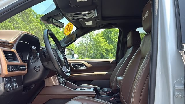 Used 2024 Chevrolet Tahoe High Country AWD/4WD image 10