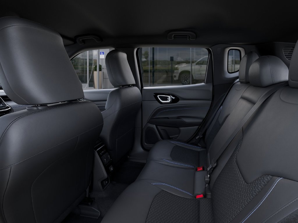 New 2026 Jeep Compass Latitude AWD/4WD image 23