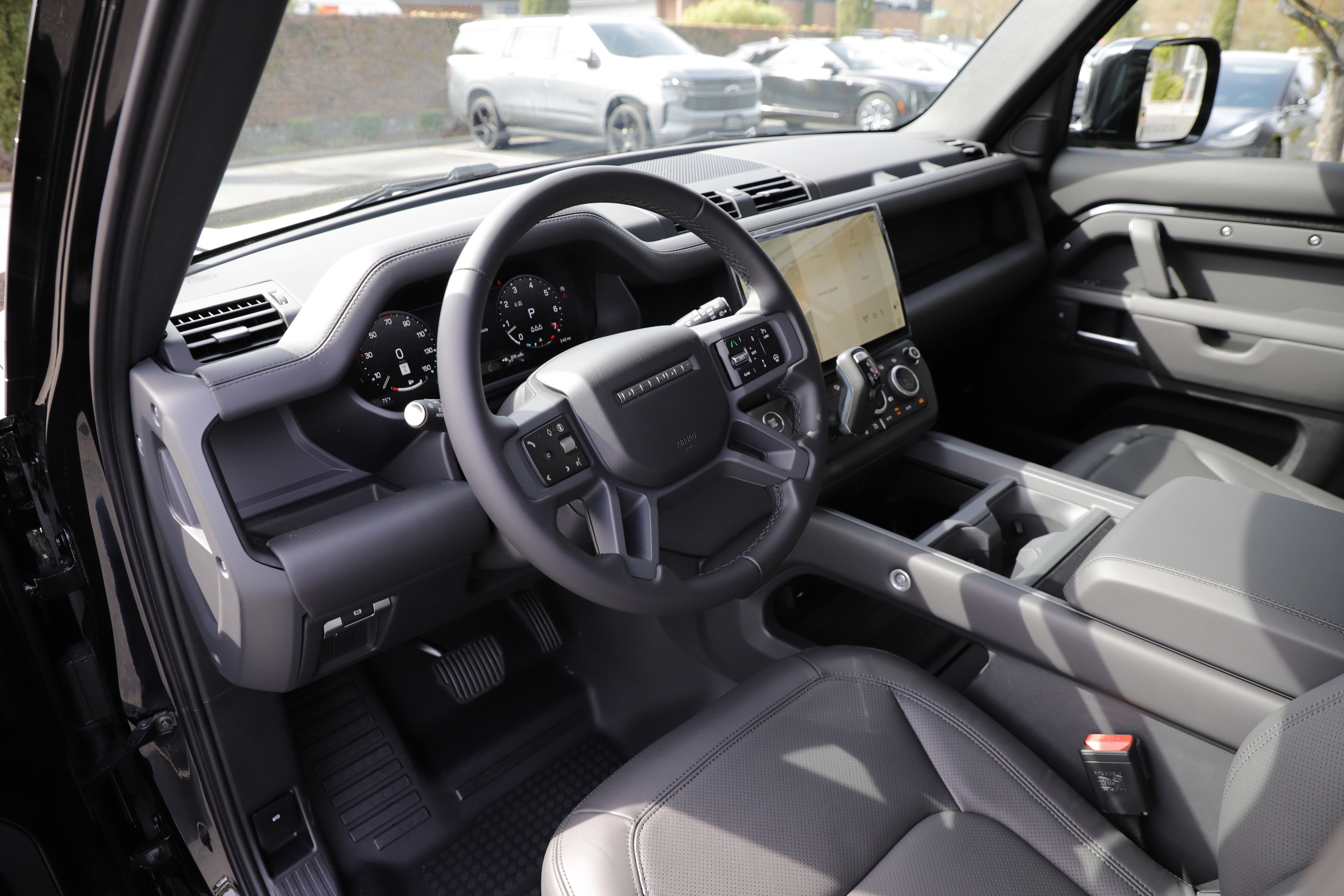 New 2026 Land Rover Defender 110 X-Dynamic SE image 18