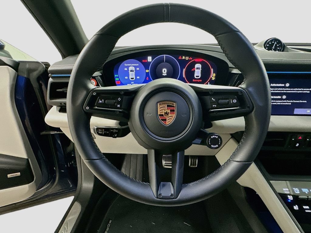Used 2025 Porsche Macan 4S Electric AWD/4WD image 12