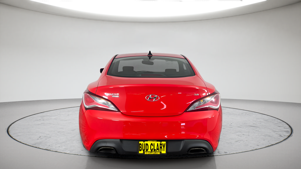 Used 2016 Hyundai Genesis 3.8 RWD image 4