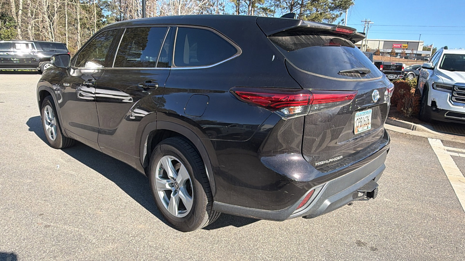 Used 2020 Toyota Highlander LE image 10
