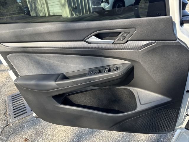 Used 2025 Volkswagen Golf w/ Euro Style Package image 25