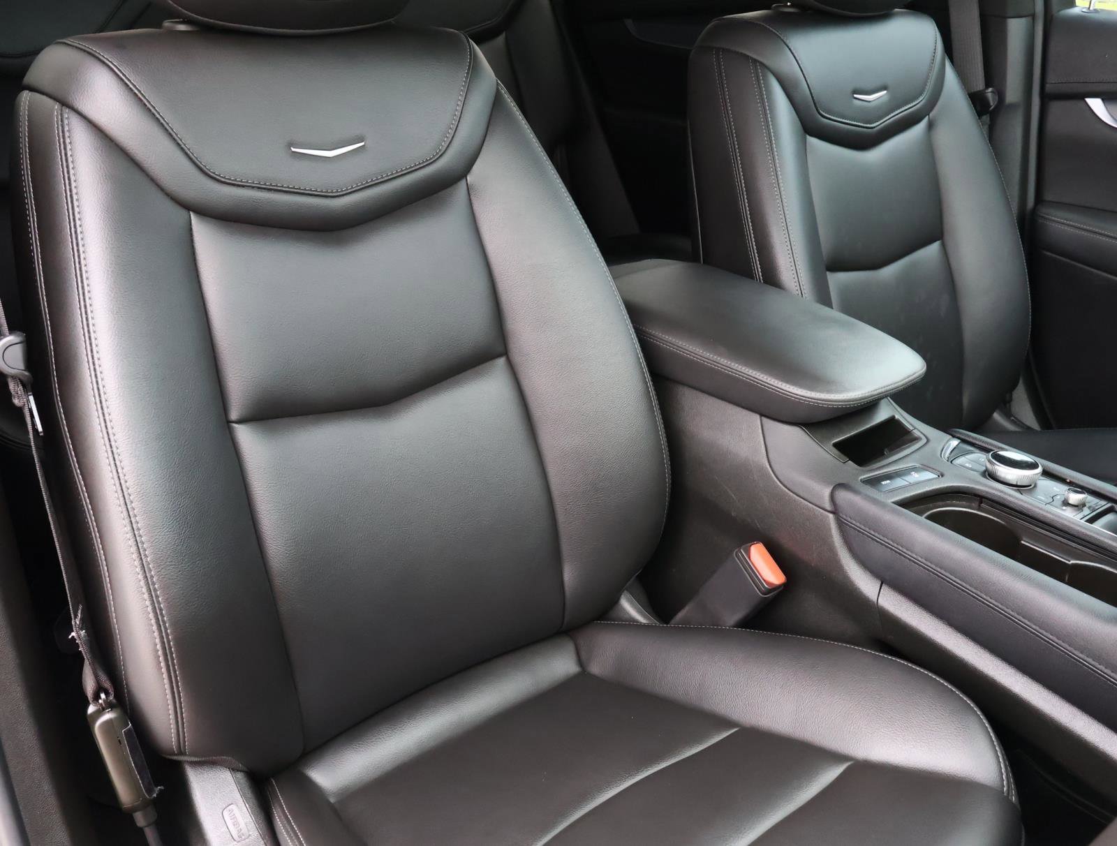 Certified 2024 Cadillac XT6 Luxury FWD image 22