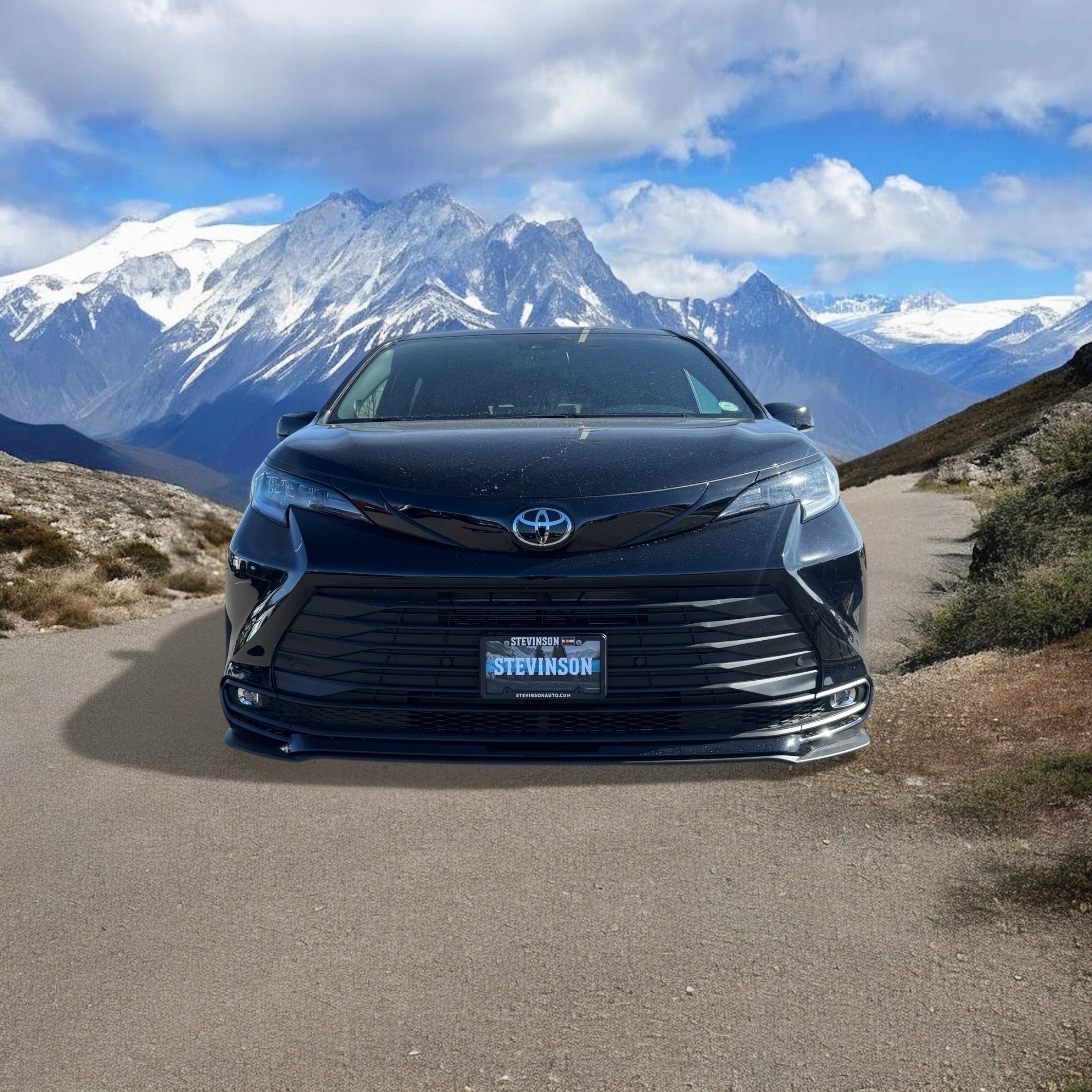 New 2026 Toyota Sienna XLE Woodland Edition AWD/4WD image 8