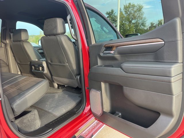 Used 2025 Chevrolet Silverado 1500 High Country image 46