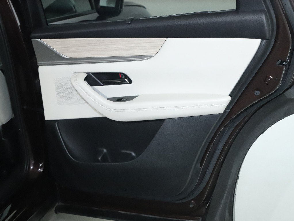 Certified 2024 MAZDA CX-90 Plug-In Hybrid w/ Premium Plus AWD/4WD image 35