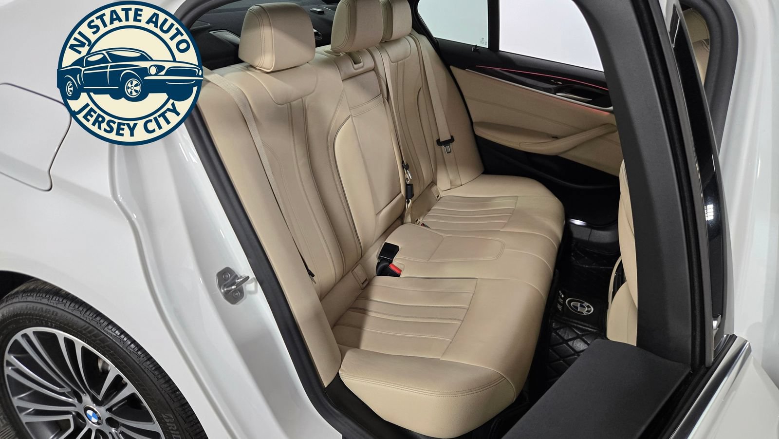 Used 2020 BMW 530i w/ Convenience Package RWD image 5