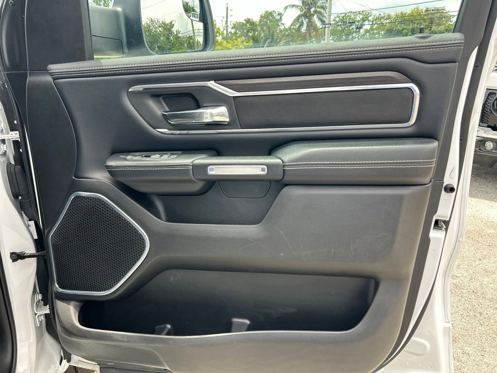 Used 2025 RAM 1500 Laramie AWD/4WD image 26