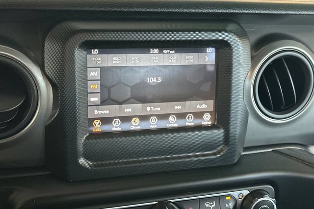 Used 2023 Jeep Wrangler Unlimited AWD/4WD image 21